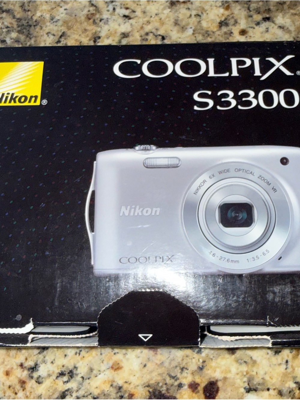 Nikon COOLPIX S3300 Compact Digital Camera - Silver Plus Accessories!